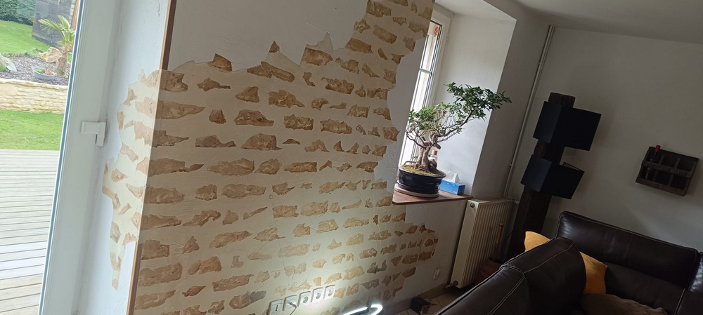 🎨 L’Atelier de Laurent dévoile – un mur en fausses pierres